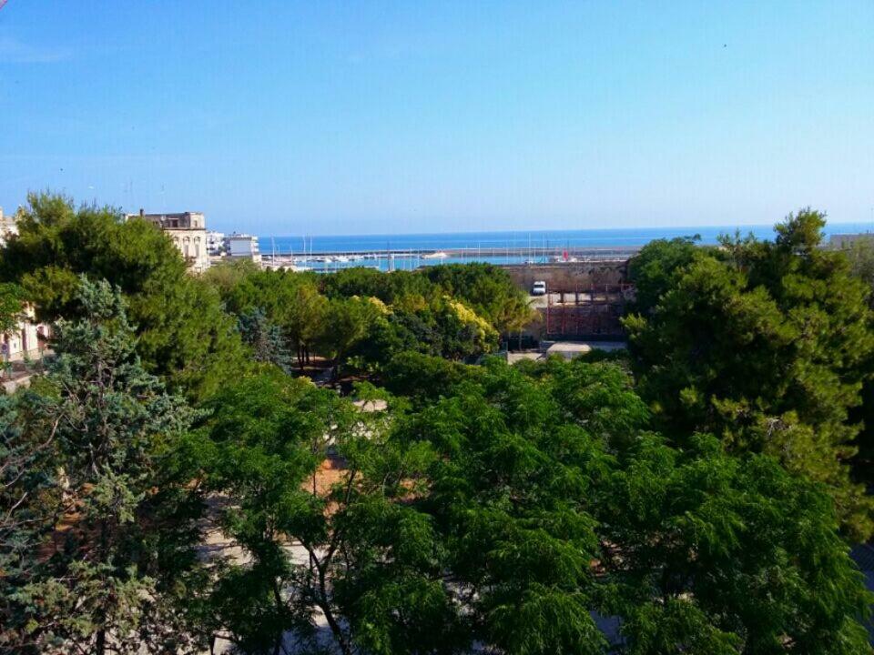 Casa Vacanze La Scalinata Bisceglie Exterior photo