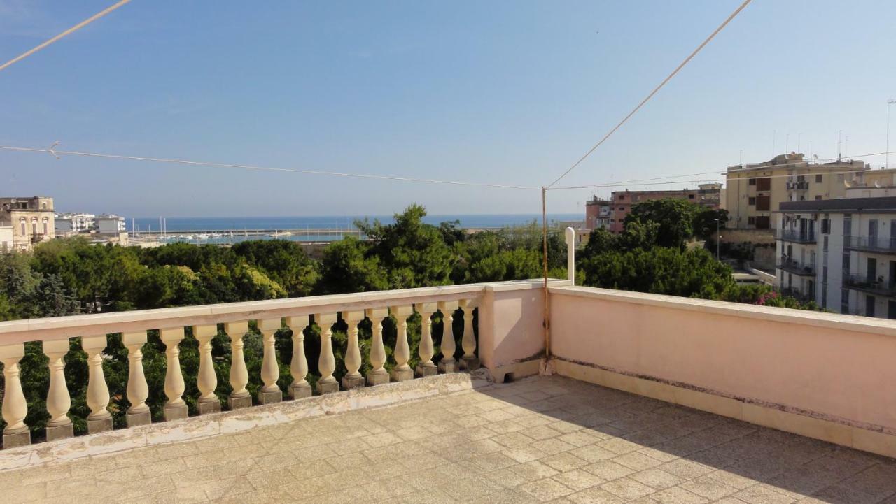 Casa Vacanze La Scalinata Bisceglie Exterior photo